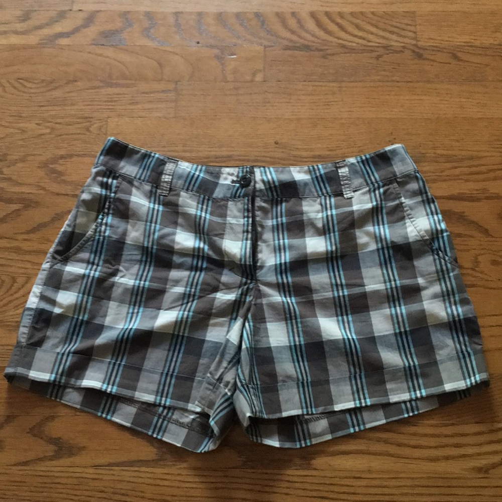 New York and Co cuffed plaid shorts size 8